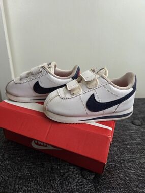 Nike Cortez in White/Indigo Size 6c